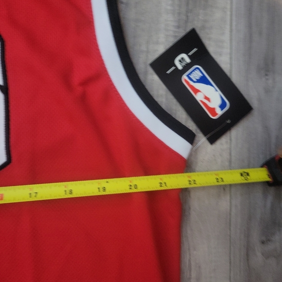 NWOT NBA Chicago‎ Bulls Jersey Mens XL Red Stitched Crewneck Sleeveless Pullover - Picture 3 of 11